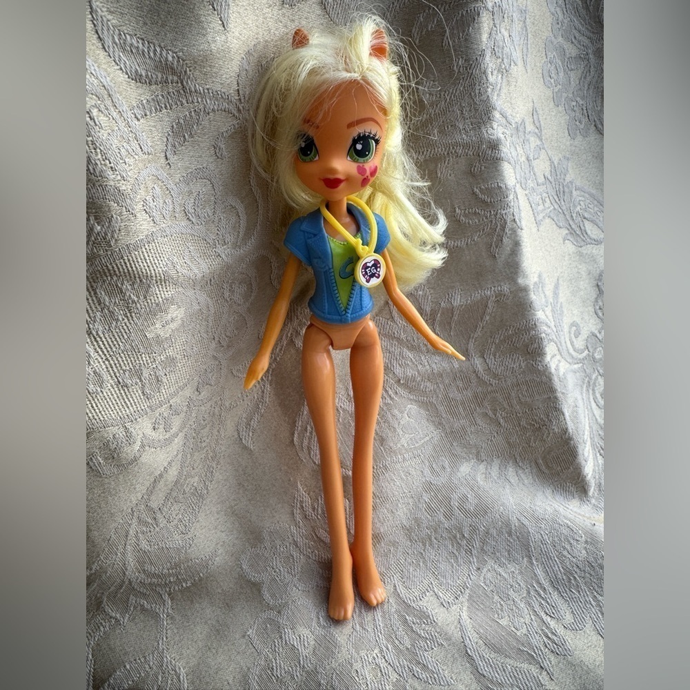 My Little Pony Equestria Doll "Applejack"